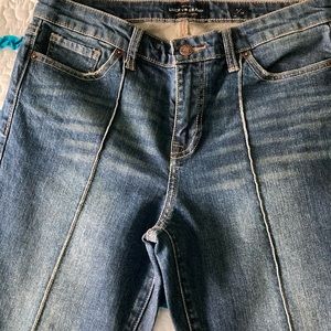 Lucky brand jeans/ankle fit( The Mark of Good Luck )